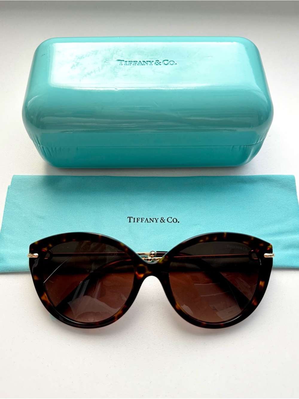 Tiffany & Co. Women's Tortoiseshell Cat Eye Sunglasses like new